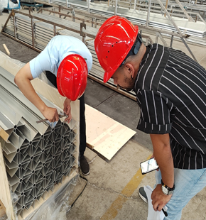 Colombian customer inspects longitudinal finned tubes for vaporizer
