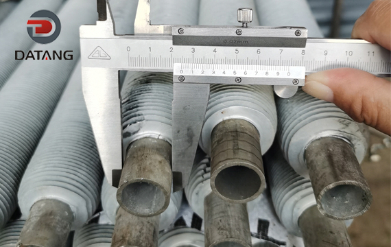 Extruded fin tube base tube outer diameter detection