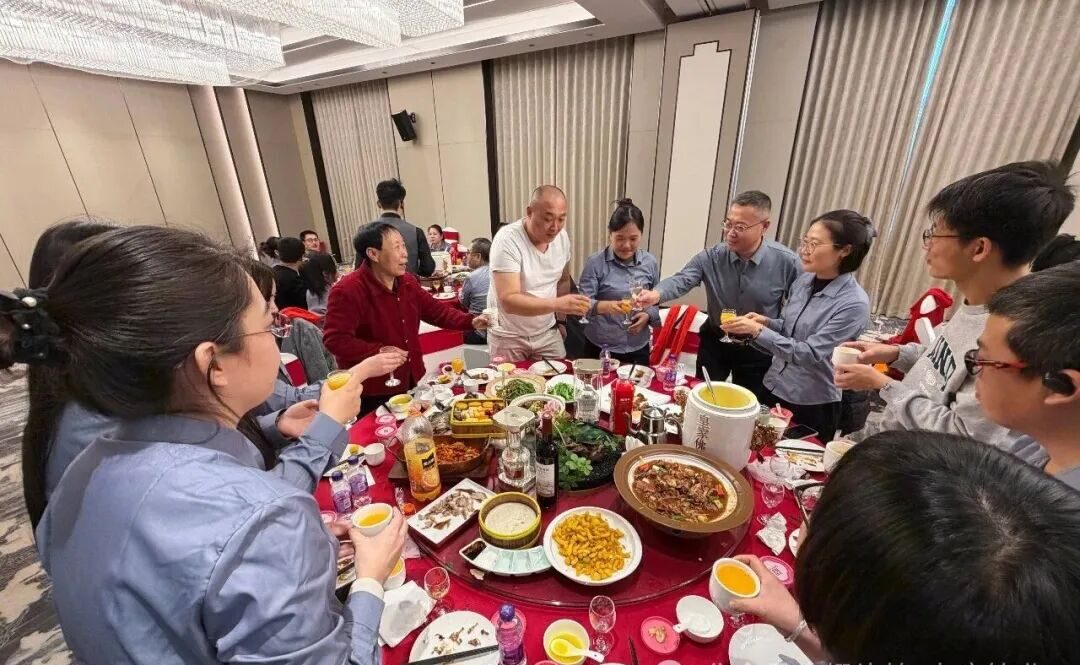 Raising a Glass to the Future A Joyful Gala Dinner for the Team at Datang
