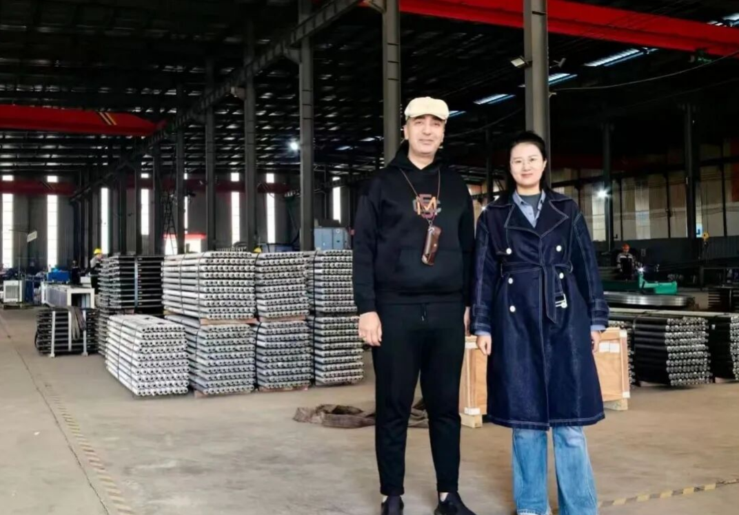 Russian Clients Welcome to Visit Datang Finned Tube Factory Russian Clients Welcome to Visit Datang Finned Tube Factory