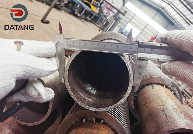 Datang conducts rigorous dimensional precision inspections on high-frequency welded finned tubes destined for export to the UAE.