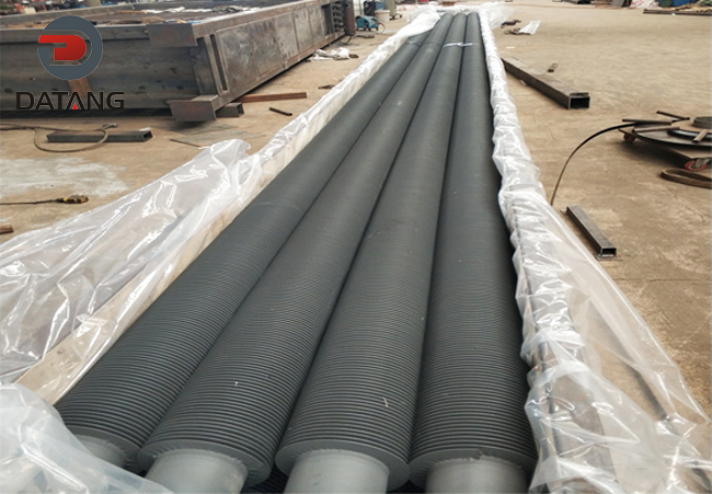 High-frequency welded finned tubes are currently being packed for shipment to the UAE.