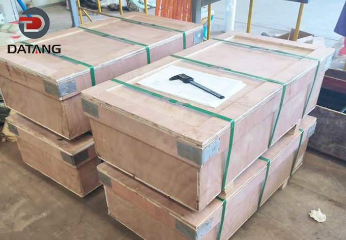 Secure wooden box packaging and container loading of copper inner finned tubes