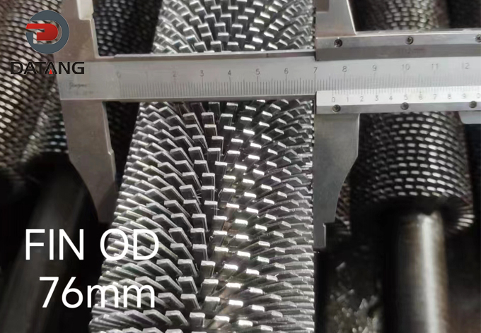 Serrated finned tube Fin OD 76mm dimension inspection-Cangzhou Datang Steel Pipe Co., Ltd