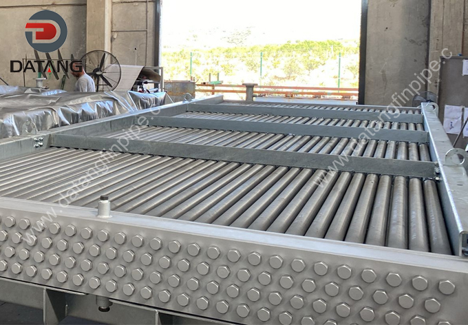 Fin tube bundle installed in air cooled heat exchanger